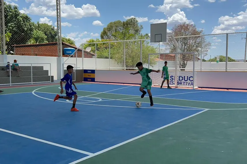 Governador entrega obras e participa de plenária do Diálogos pelo Piauí em Valença