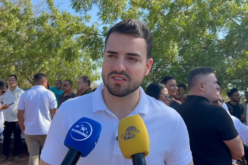 Governador entrega obras e participa de plenária do Diálogos pelo Piauí em Valença