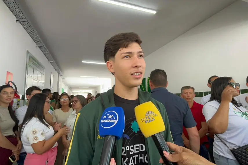 Governador entrega obras e participa de plenária do Diálogos pelo Piauí em Valença