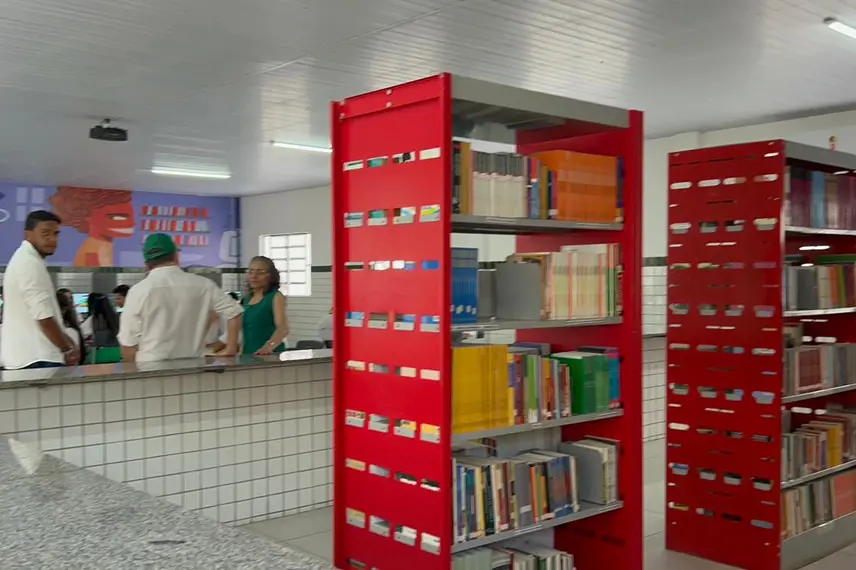 Governador entrega obras e participa de plenária do Diálogos pelo Piauí em Valença