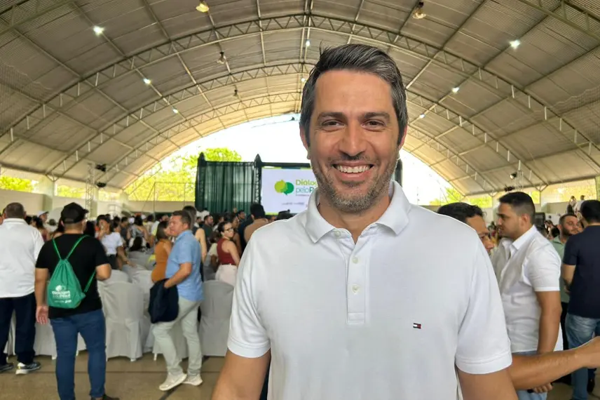 Governador entrega obras e participa de plenária do Diálogos pelo Piauí em Valença