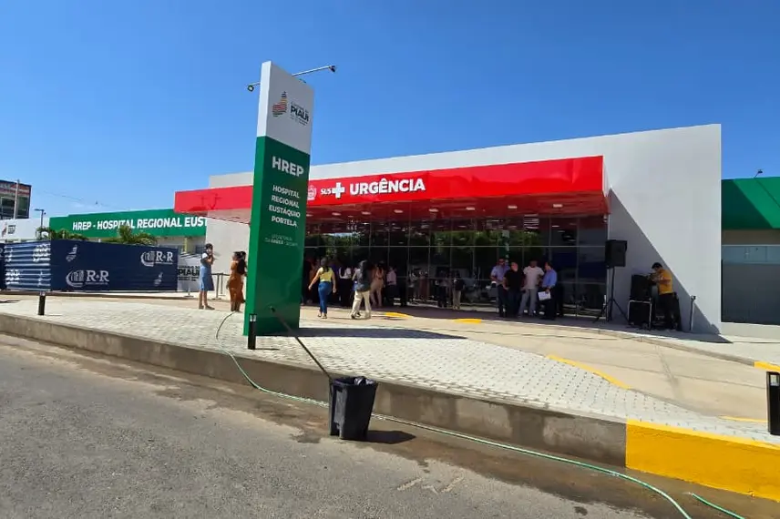 Governador entrega obras e participa de plenária do Diálogos pelo Piauí em Valença