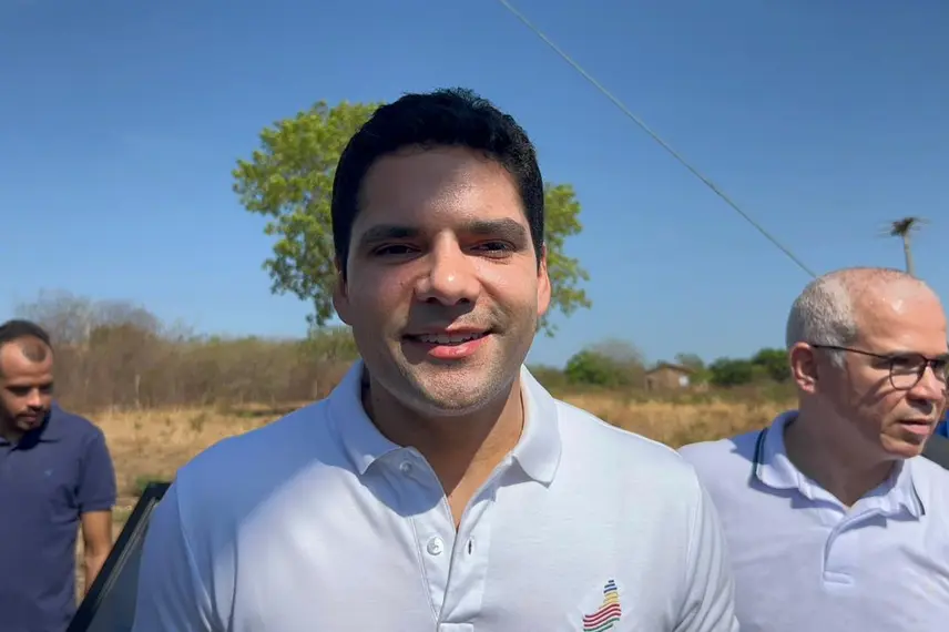 Governador entrega obras e participa de plenária do Diálogos pelo Piauí em Valença