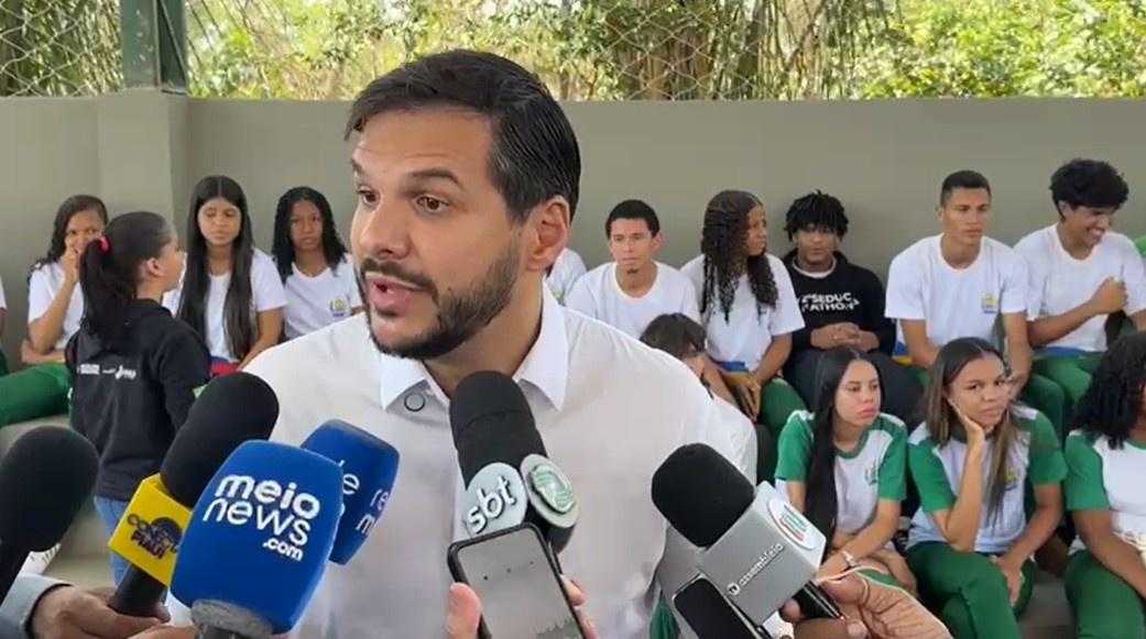 Governador entrega reforma e modernização de escola na zona rural de Teresina