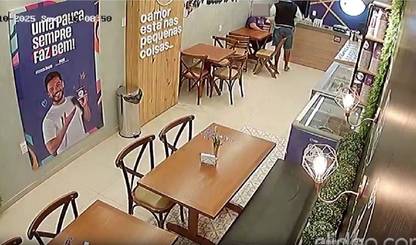 Homem assalta loja de açaí e leva dinheiro e celular na zona Sudeste de Teresina