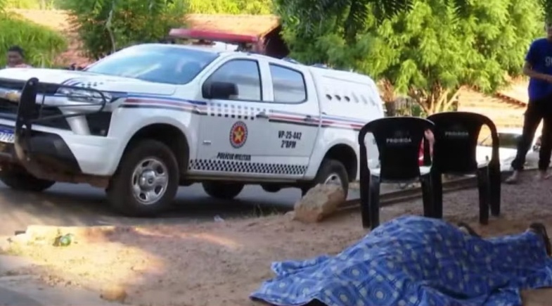 Homem é executado a tiros dentro de bar em Maranhão