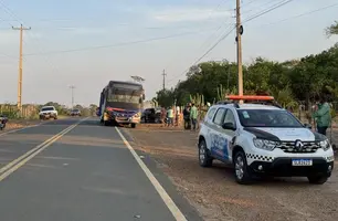 Idoso morre após colisão entre carro e ônibus na PI-236 (Foto: Reprodução)