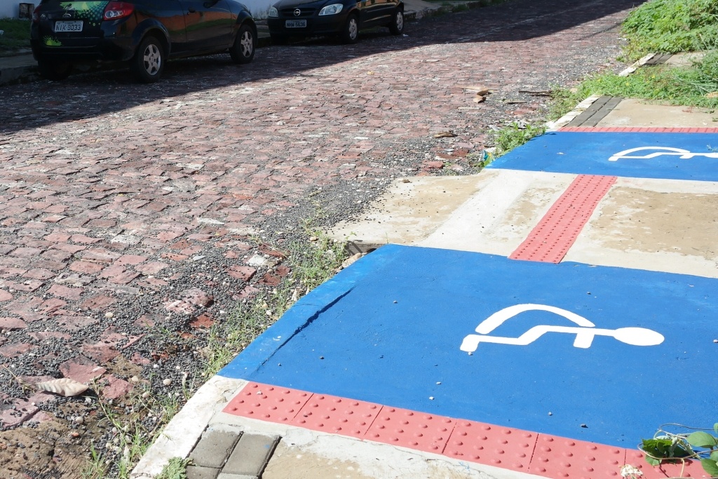 Inquérito apura falhas na fiscalização de acessibilidade da Prefeitura de Teresina