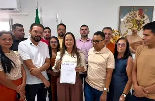 Karyne do Rodrigão anuncia reajuste salarial para professores de Cocal de Telha (Foto: Reprodução)