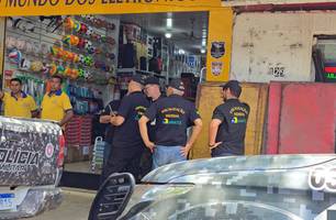 Lojas têm produtos apreendidos durante operação da Receita Federal em Teresina (Foto: Conecta Piauí)