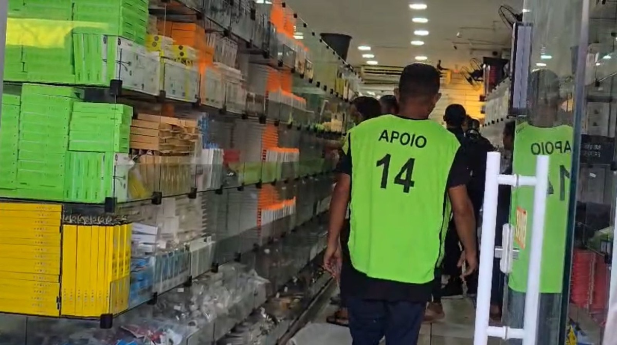 Lojas têm produtos apreendidos durante operação da Receita Federal em Teresina