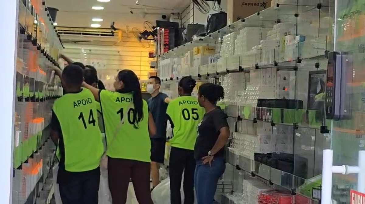 Lojas têm produtos apreendidos durante operação da Receita Federal em Teresina
