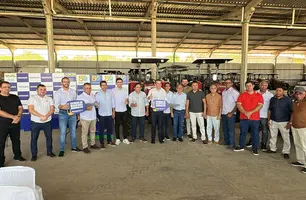 Mais de 200 máquinas agrícolas são entregues a 11 cidades e associações do Piauí (Foto: Conecta Piauí)
