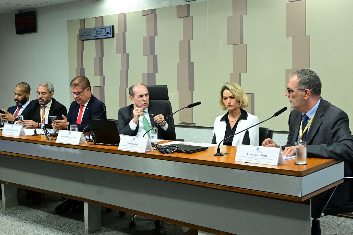 Marcelo Castro presidente audiência que discute contaminação de metanol em bebidas