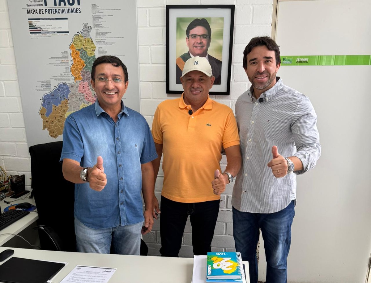 Marden Menezes e Georgiano Neto viabilizam calçamento em Prata do Piauí