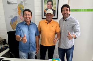 Marden Menezes e Georgiano Neto viabilizam calçamento em Prata do Piauí (Foto: Reprodução)