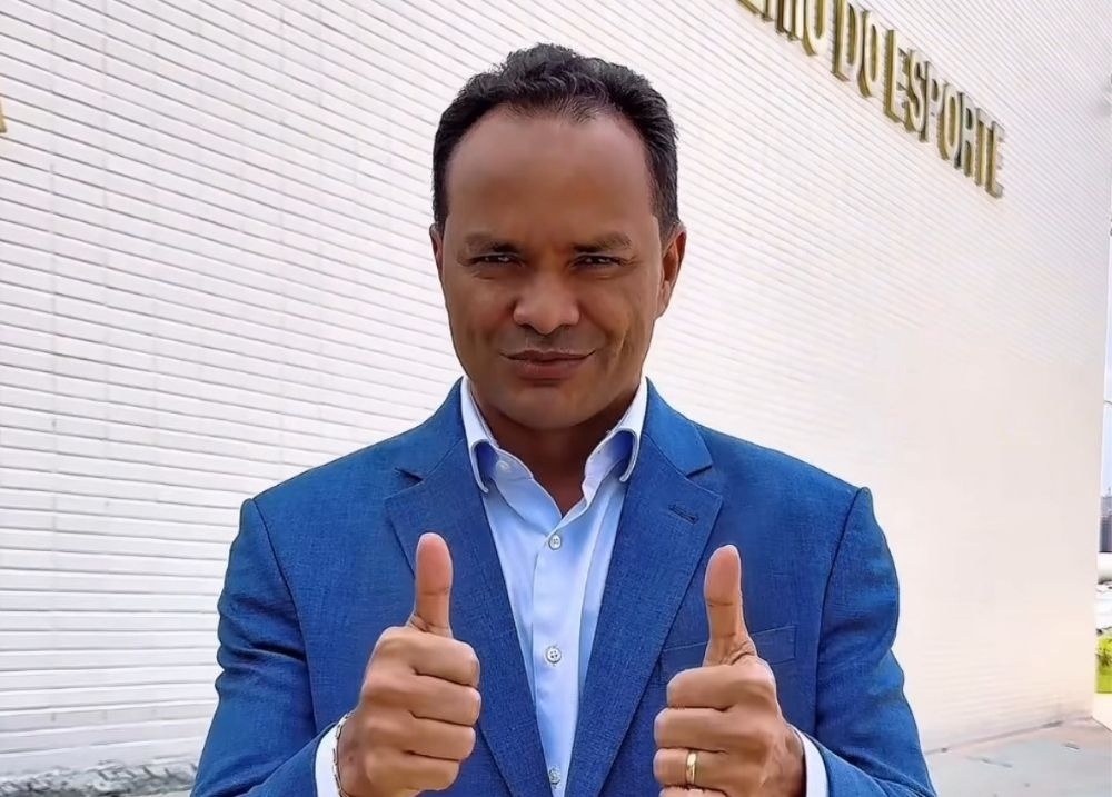 Mesmo em Brasilía, prefeito de José de Freitas homenageia servidores públicos