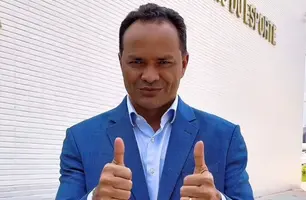 Mesmo em Brasilía, prefeito de José de Freitas homenageia servidores públicos (Foto: Reprodução)