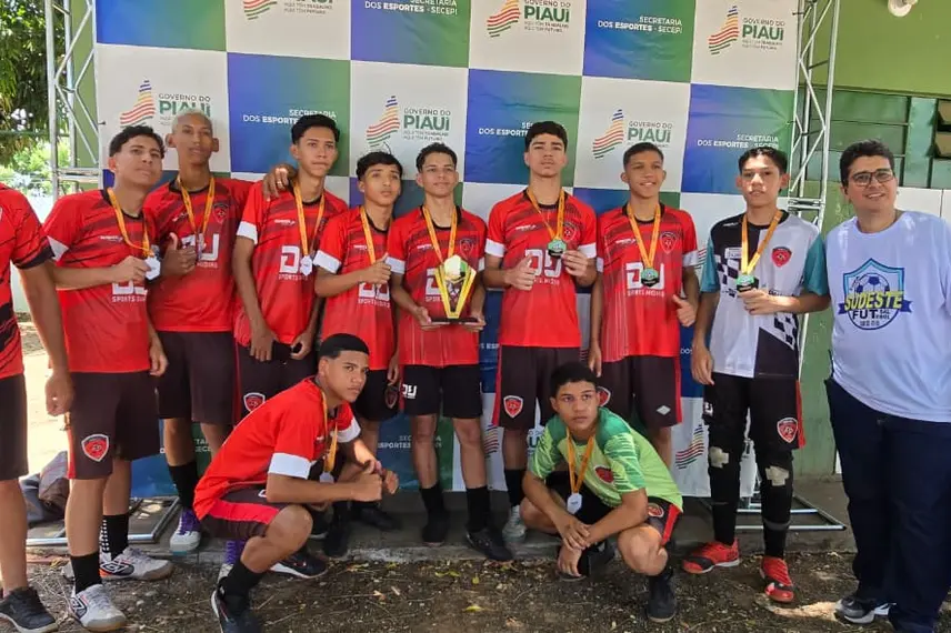 Mônaco e Dirceu conquistam títulos na Copa Sudeste de Futebol e Futsal em Teresina