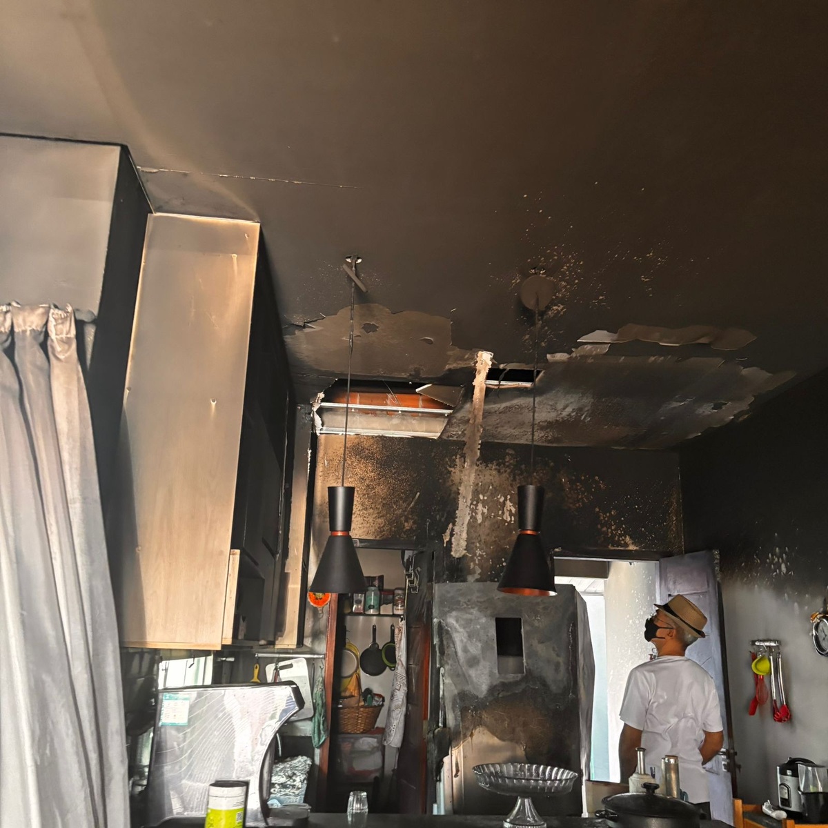 Moradores de Parnaíba denunciam Equatorial após incêndio causado por oscilação