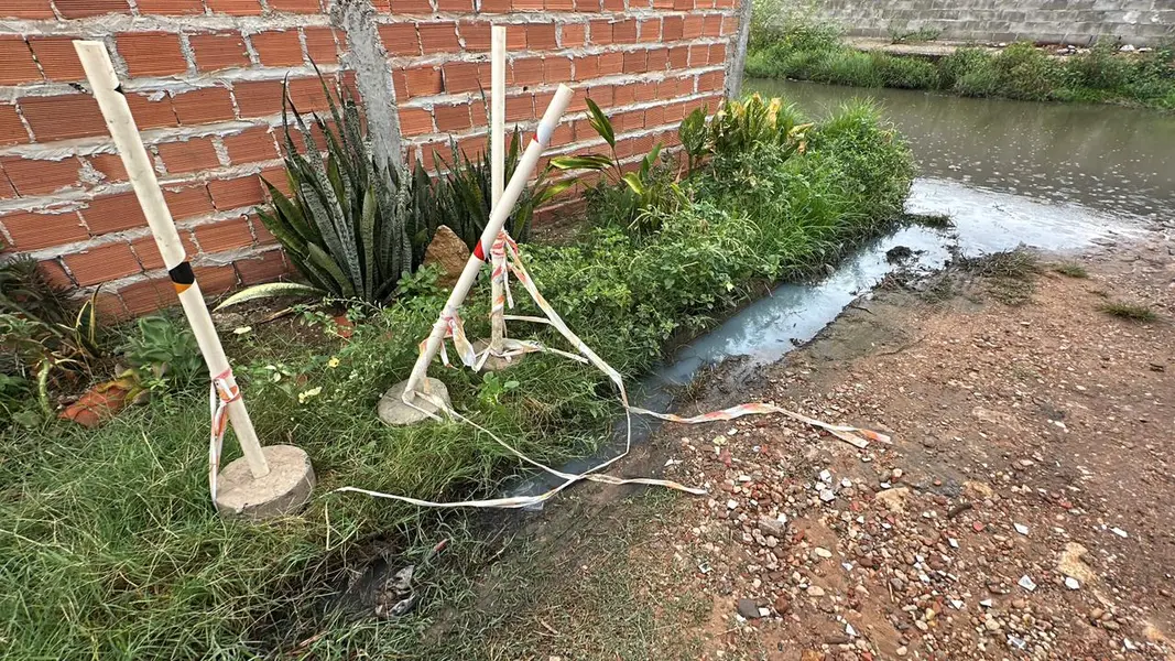 Moradores denunciam abandono e caminhão do lixo atola na zona Norte de Teresina
