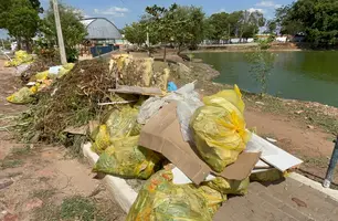 Moradores denunciam mau cheiro e lixo em lagoa da Nova Brasília, em Teresina (Foto: Conecta Piauí)