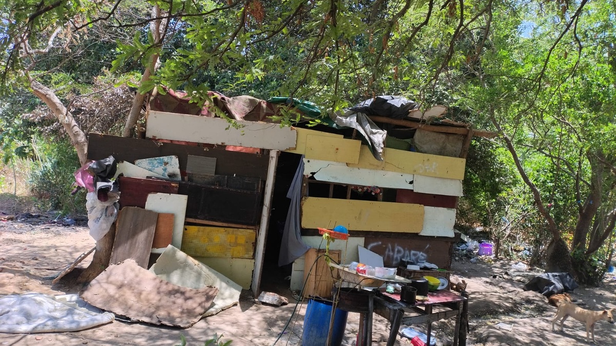 Mulher é presa com drogas em terreno usado para tráfico em Parnaíba