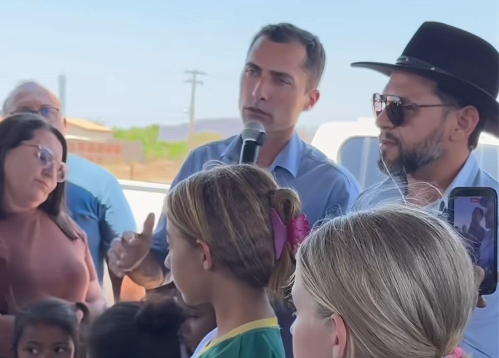 No dia do professor, prefeito de Paulistana anuncia grandes obras para educação