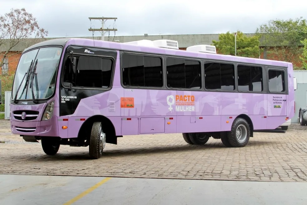 Ônibus Lilás leva atendimento e informação a quatro municípios do Piauí