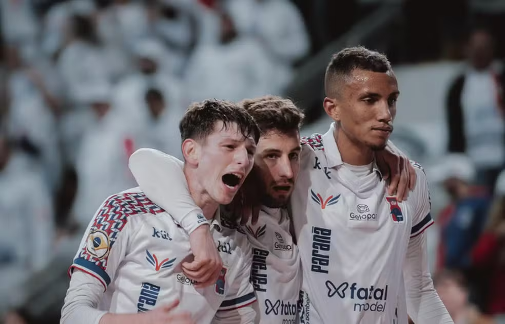 Paraná Clube goleia o Passo Fundo no Brasileiro de Futsal