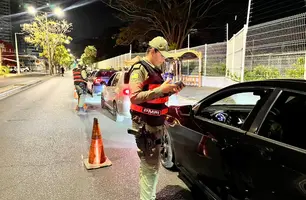 Polícia Militar prende dez pessoas durante operação de trânsito em Teresina (Foto: Divulgação/PMPI)