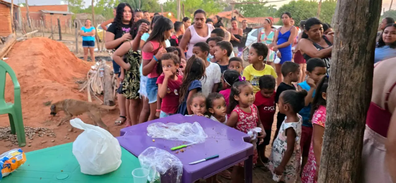 Portais Conecta Piauí e R10 realizam  ação social em comunidade carente de Nazária