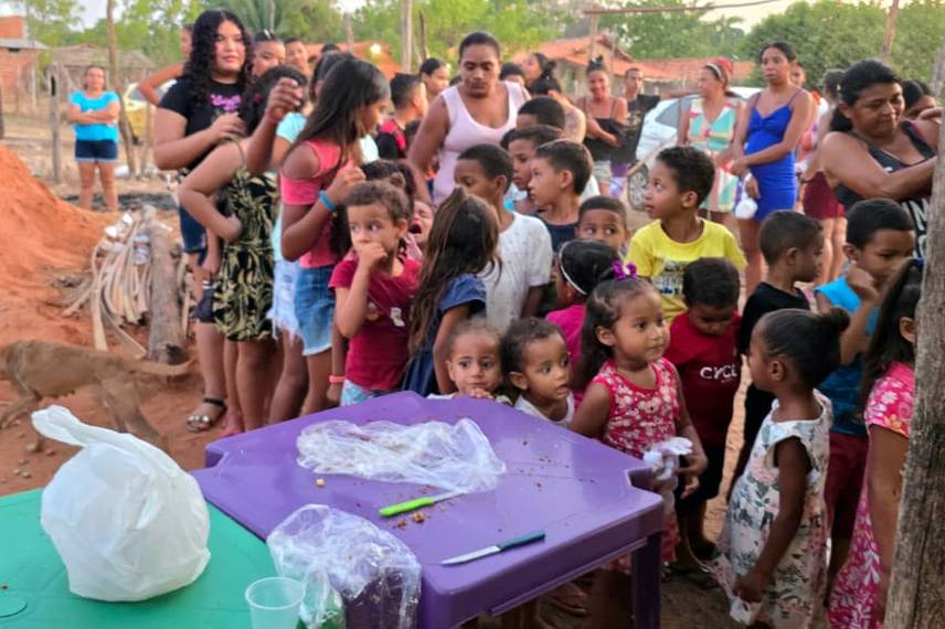 Portais Conecta Piauí e R10 realizam ação social em comunidade carente de Nazária Portais Conecta Piauí e R10 realizam ação social em comunidade carente de Nazária
