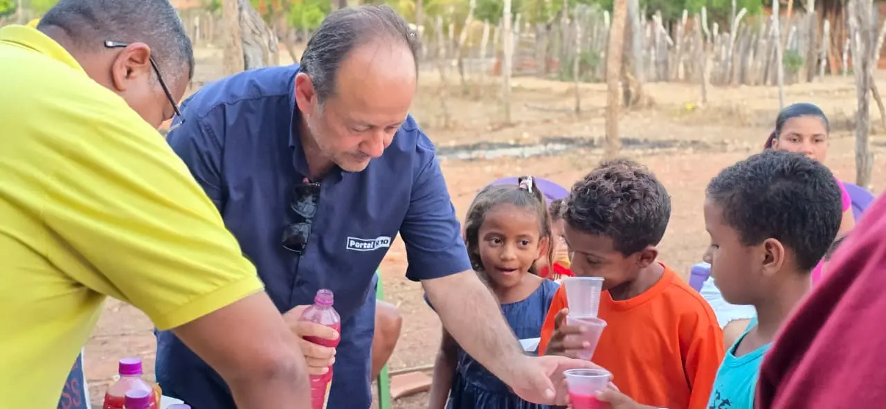 Portais Conecta Piauí e R10 realizam  ação social em comunidade carente de Nazária