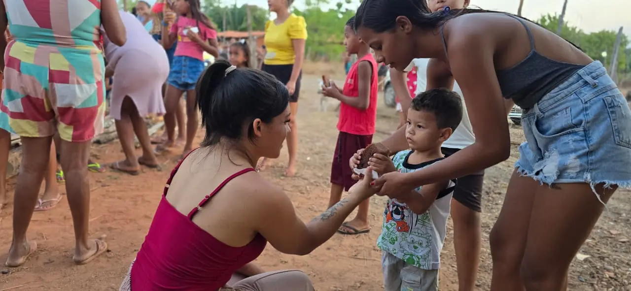 Portais Conecta Piauí e R10 realizam  ação social em comunidade carente de Nazária