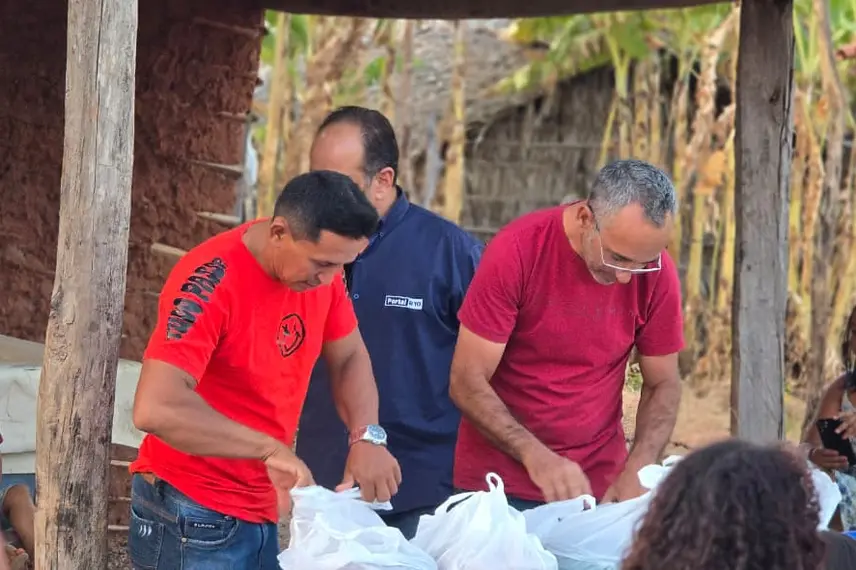 Portais Conecta Piauí e R10 realizam  ação social em comunidade carente de Nazária