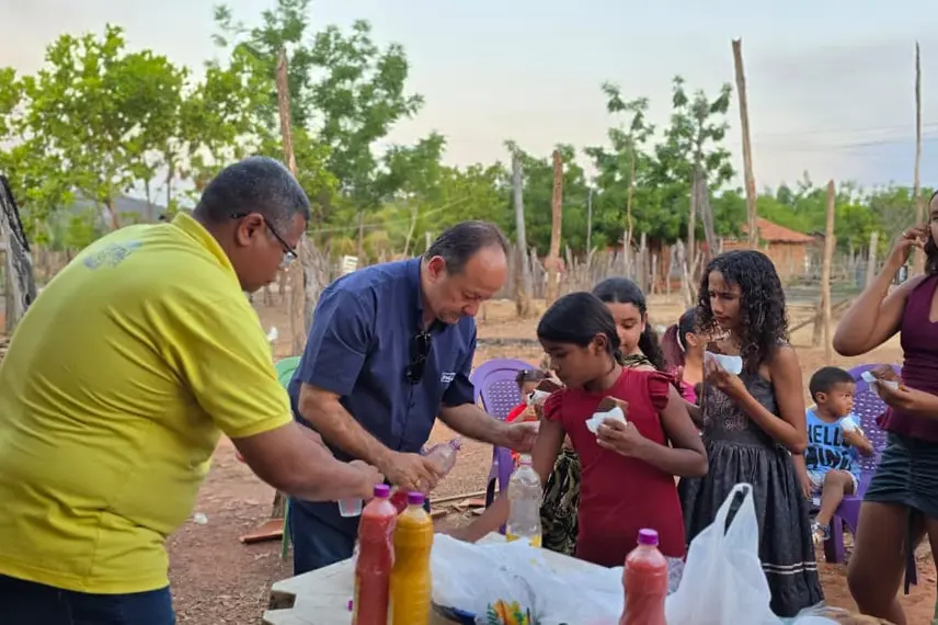 Portais Conecta Piauí e R10 realizam  ação social em comunidade carente de Nazária