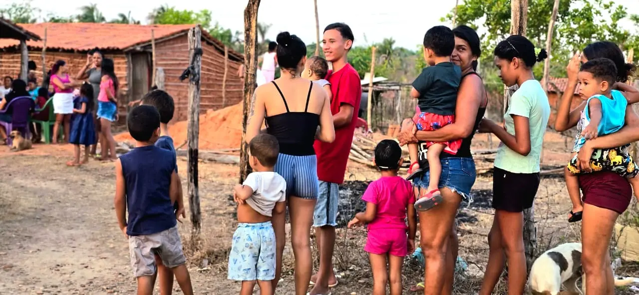 Portais Conecta Piauí e R10 realizam  ação social em comunidade carente de Nazária