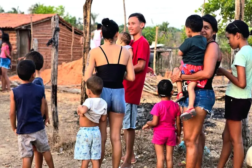 Portais Conecta Piauí e R10 realizam  ação social em comunidade carente de Nazária