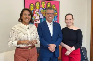 Prefeita Camila Barbosa participa de reunião na SEAD sobre o projeto Casa Legal (Foto: Reprodução)