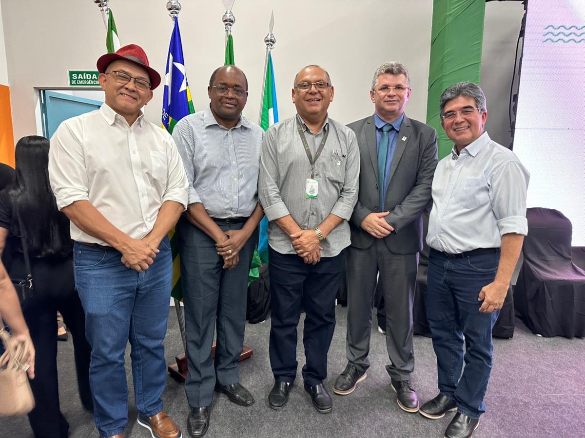Prefeito Abdoral Melo participa de audiência sobre cursos do IFPI em Esperantina