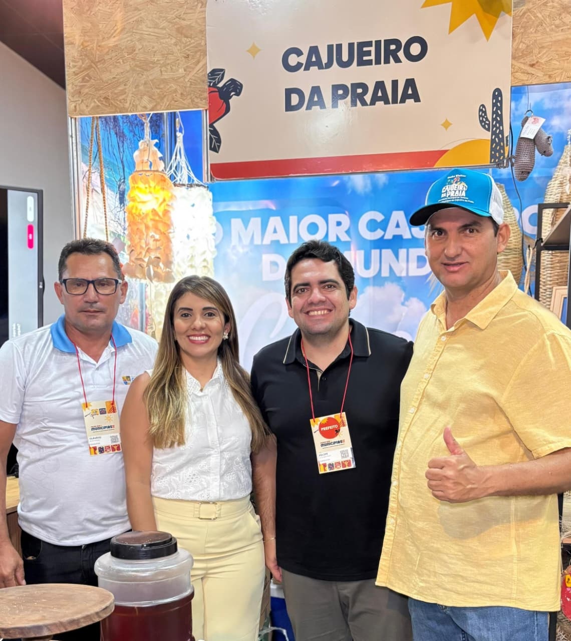 Prefeito de Cajueiro da Praia, Felipe Ribeiro, participa da Feira dos Municípios