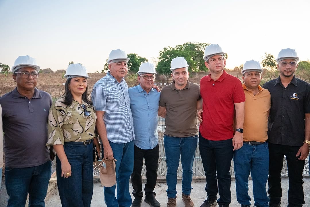 Prefeito de Santa Rosa e deputados visitam obra da Passagem Molhada do Rio Canindé