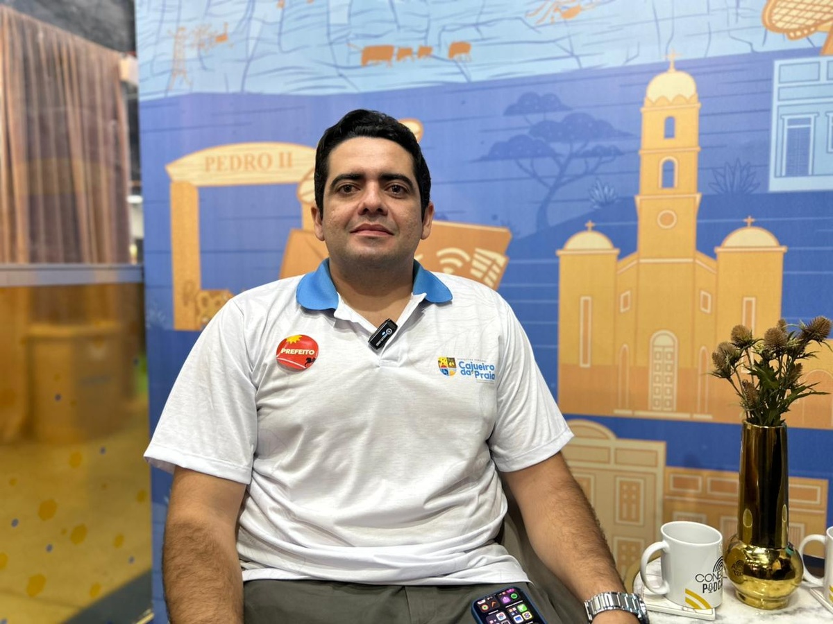 Prefeito Felipe Ribeiro destaca turismo como motor de Cajueiro da Praia