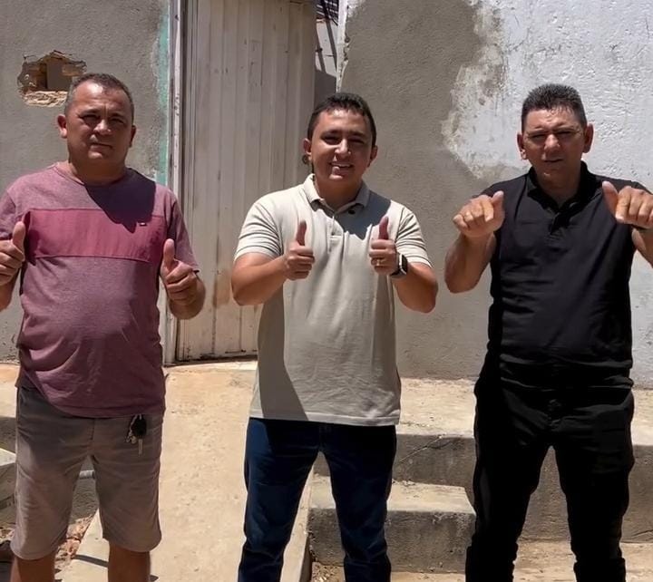 Prefeito visita obras de reforma do CRAS em São Francisco do Piauí