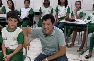 Prefeito Wilton Coutinho incentiva alunos de Massapê do PI para a Prova SAEB (Foto: Reprodução)
