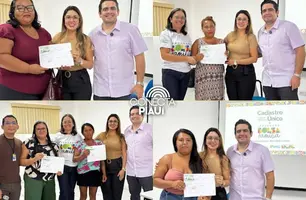 Prefeitura de Cajueiro da Praia entrega cartões de benefícios a 50 famílias (Foto: Reprodução)