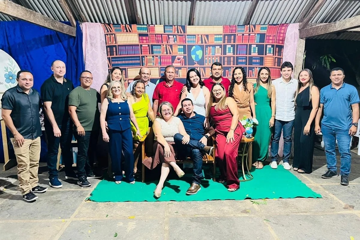 Prefeitura de Caxingó celebra o Dia dos Professores com anúncio de 14º salário