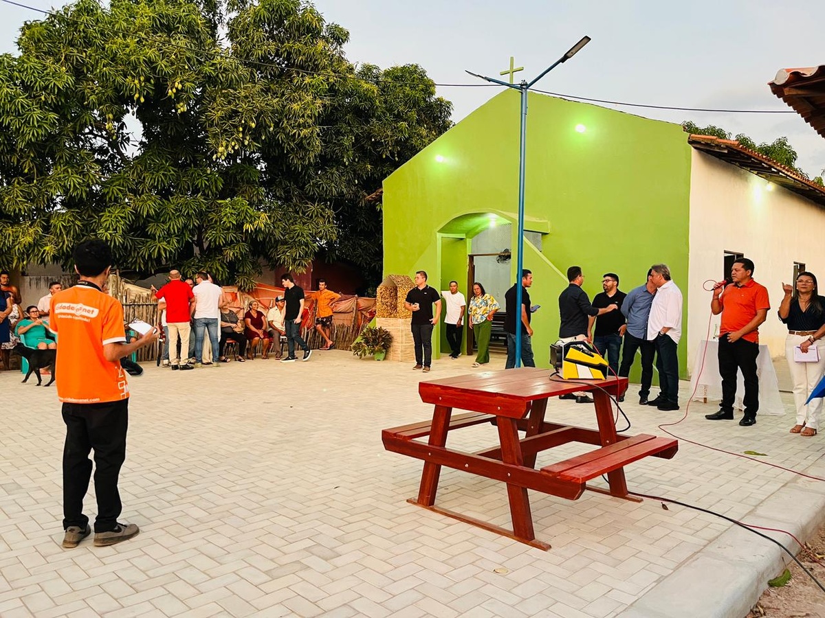 Prefeitura de Caxingó inaugura praça na localidade Jacobina