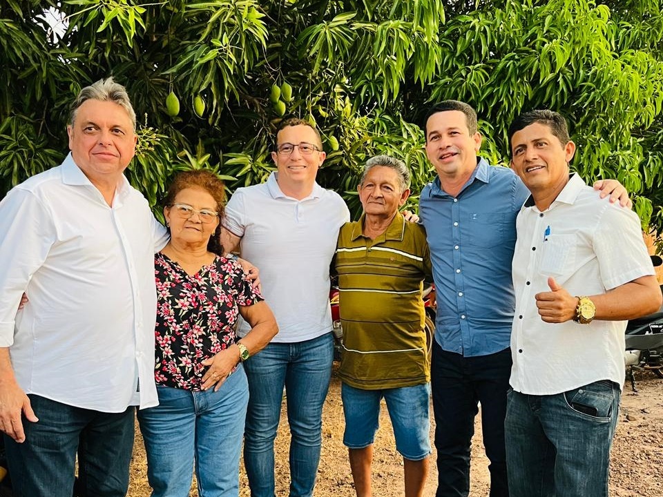 Prefeitura de Caxingó inaugura praça na localidade Jacobina